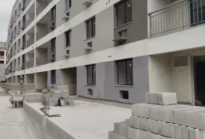 Estrutura de acesso à área de lazer e blocos