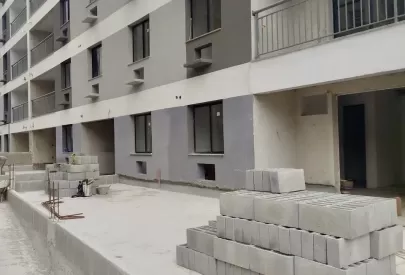 Estrutura de acesso à área de lazer e blocos